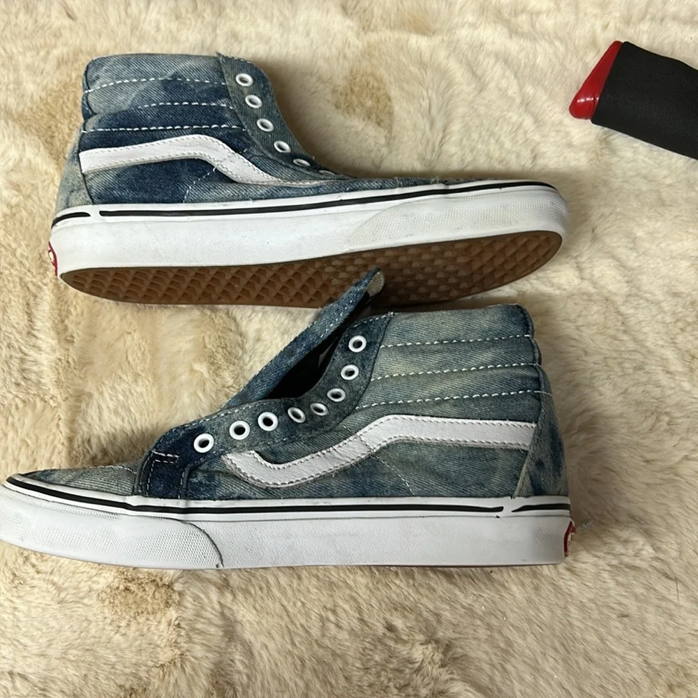 Vans off the wall hightop lace up distressed denim men’s size 6 women’s size 7.5